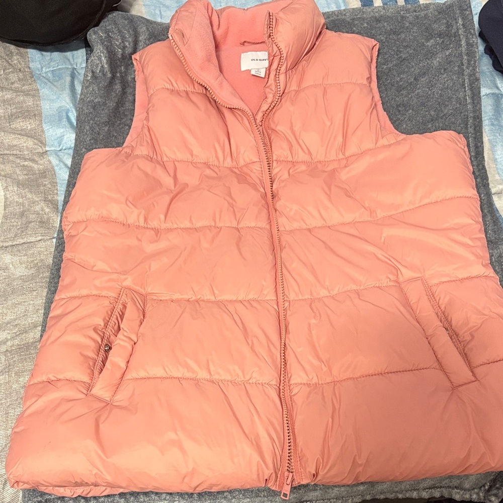 Ladies puffer vest